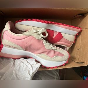 Figs New Balance 327 Pink 36